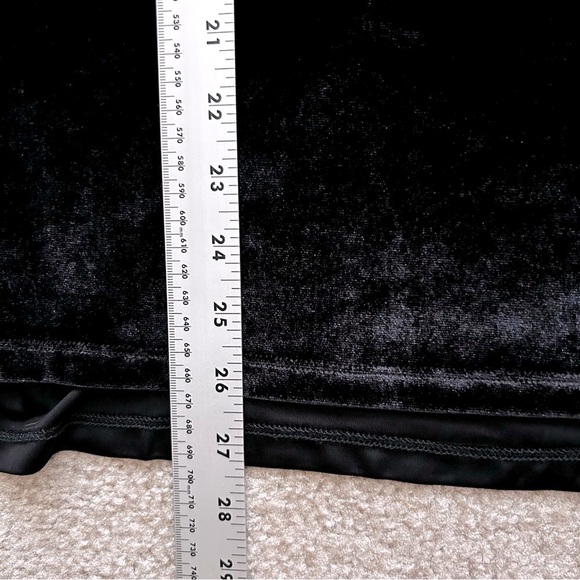 Ted Baker London Hilby Velvet Short Sleeve Tee - Picture 12 of 13